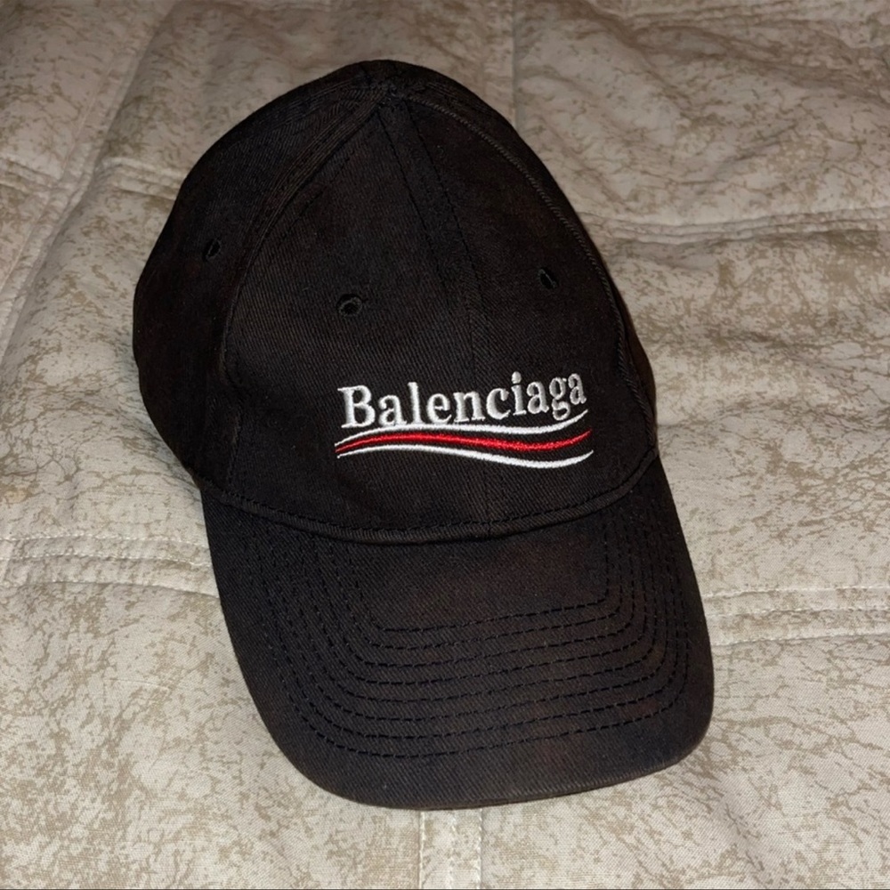 Balenciaga men hat . Size L/58